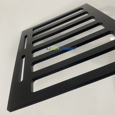 Deeltjes van grasmaaier in het gras Tine Guard Base GTCU51061 Fits John Deere Tractor Mounted Aerators