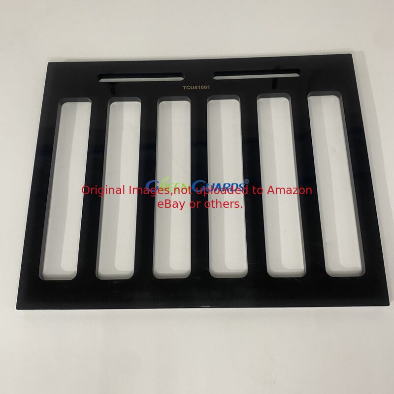 Deeltjes van grasmaaier in het gras Tine Guard Base GTCU51061 Fits Deere Tractor Mounted Aerators